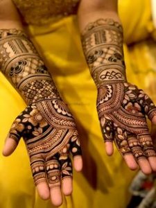 New mehndi designs 2021