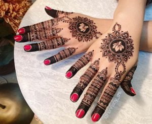 New mehndi designs 2021